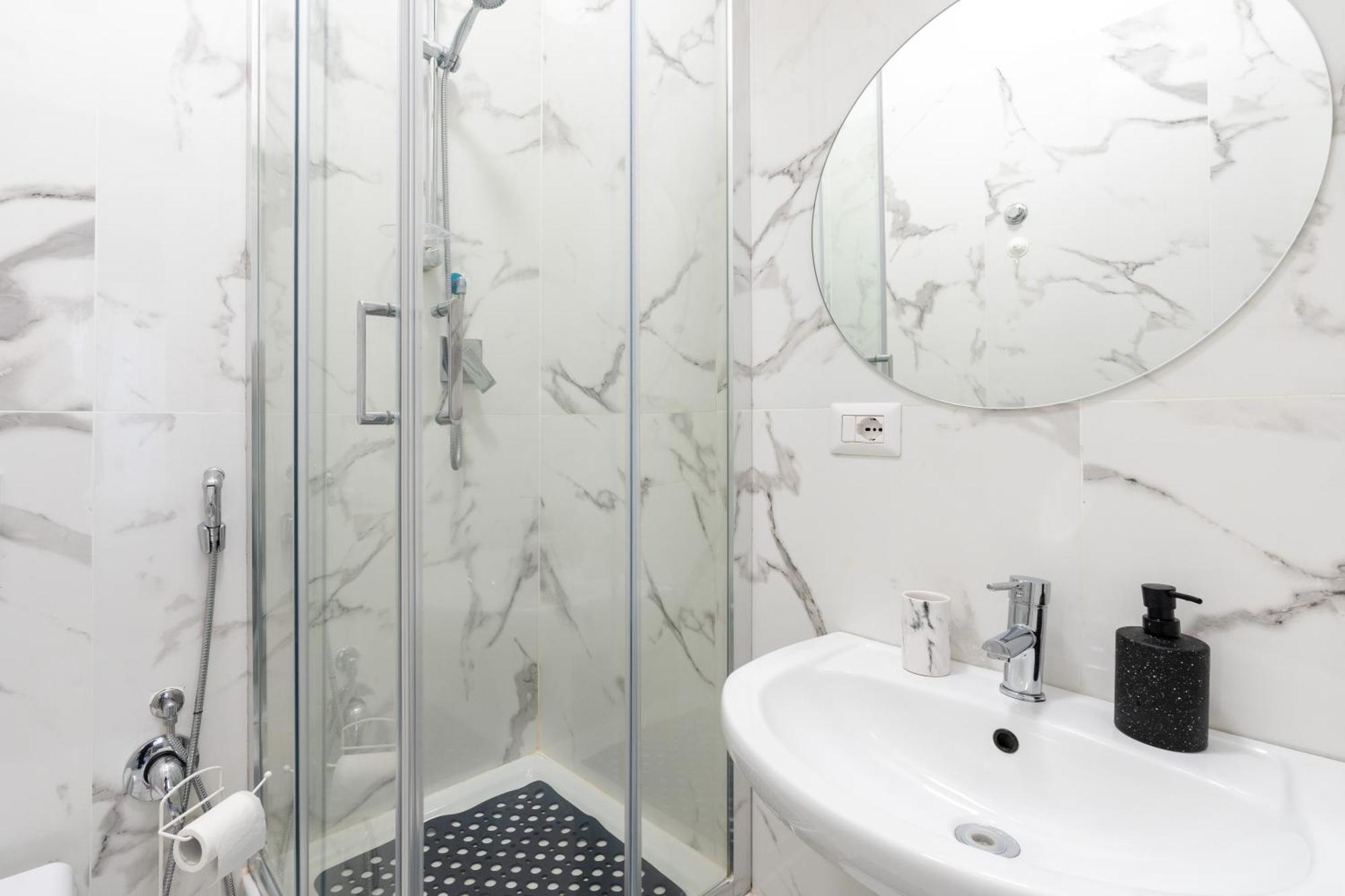 Amazing Apartment Near To Colosseo And Subway Рим Экстерьер фото